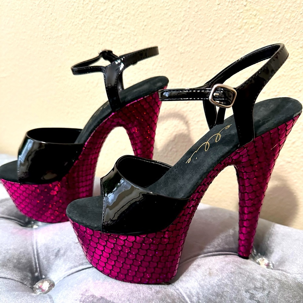 Brand new ELLIE 7” platform stilettos! FUSCIA hologram mermaid scale pattern.